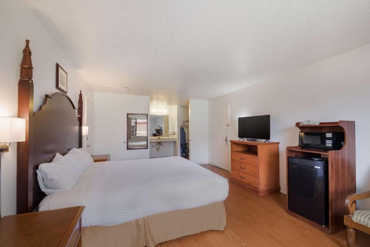 Americas Best Value Inn Lockhart Tx Екстер'єр фото