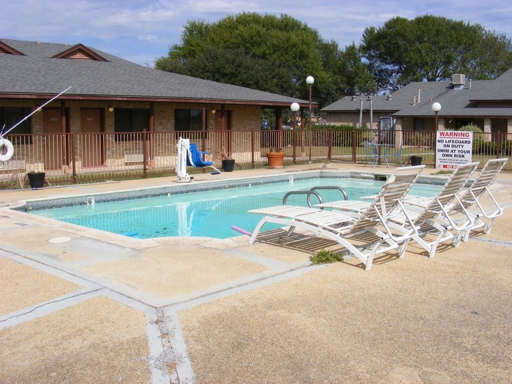 Americas Best Value Inn Lockhart Tx Екстер'єр фото