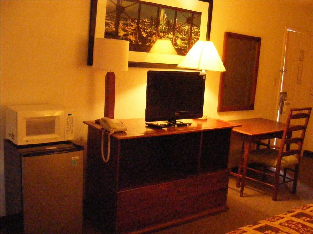Americas Best Value Inn Lockhart Tx Екстер'єр фото